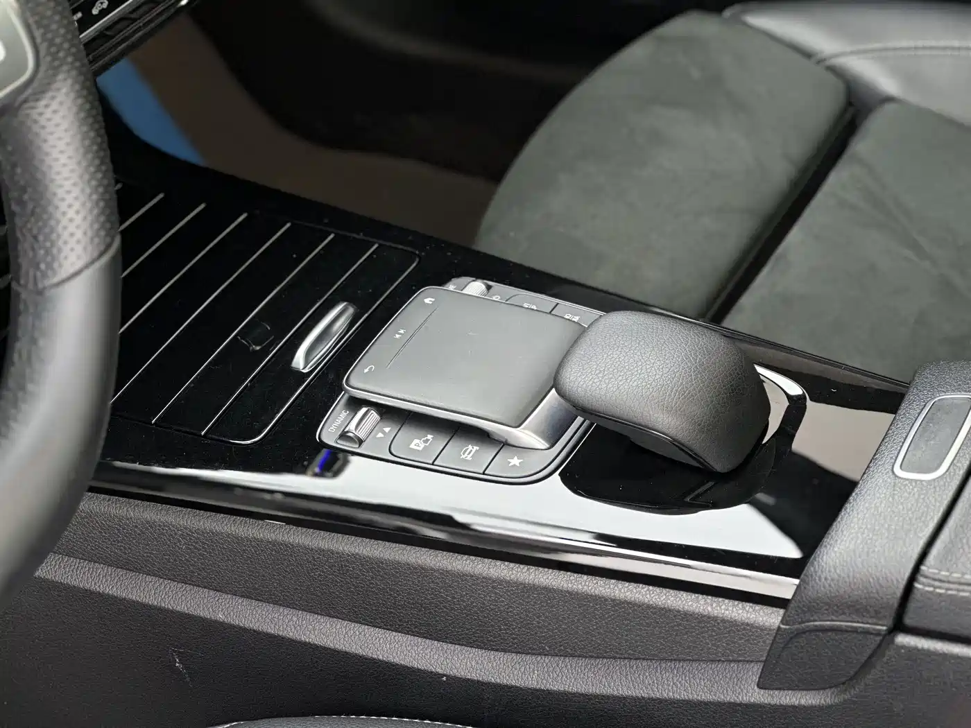 Mercedes-Benz A-Class 2022 A 200 L Sport Sedan Style фото 11