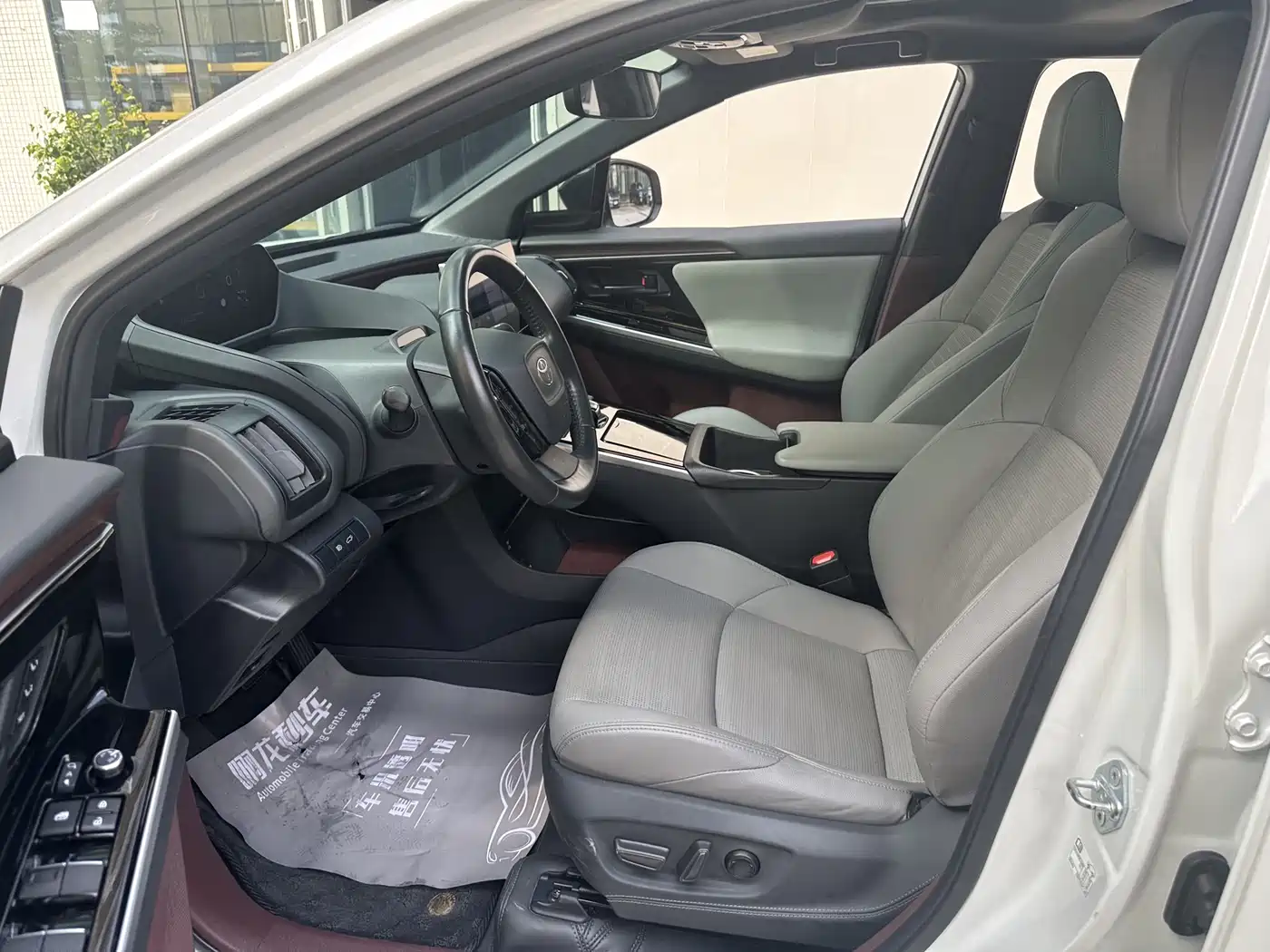 Toyota FAW Toyota bZ4X 2022 AWD High Performance Premium Edition фото 11