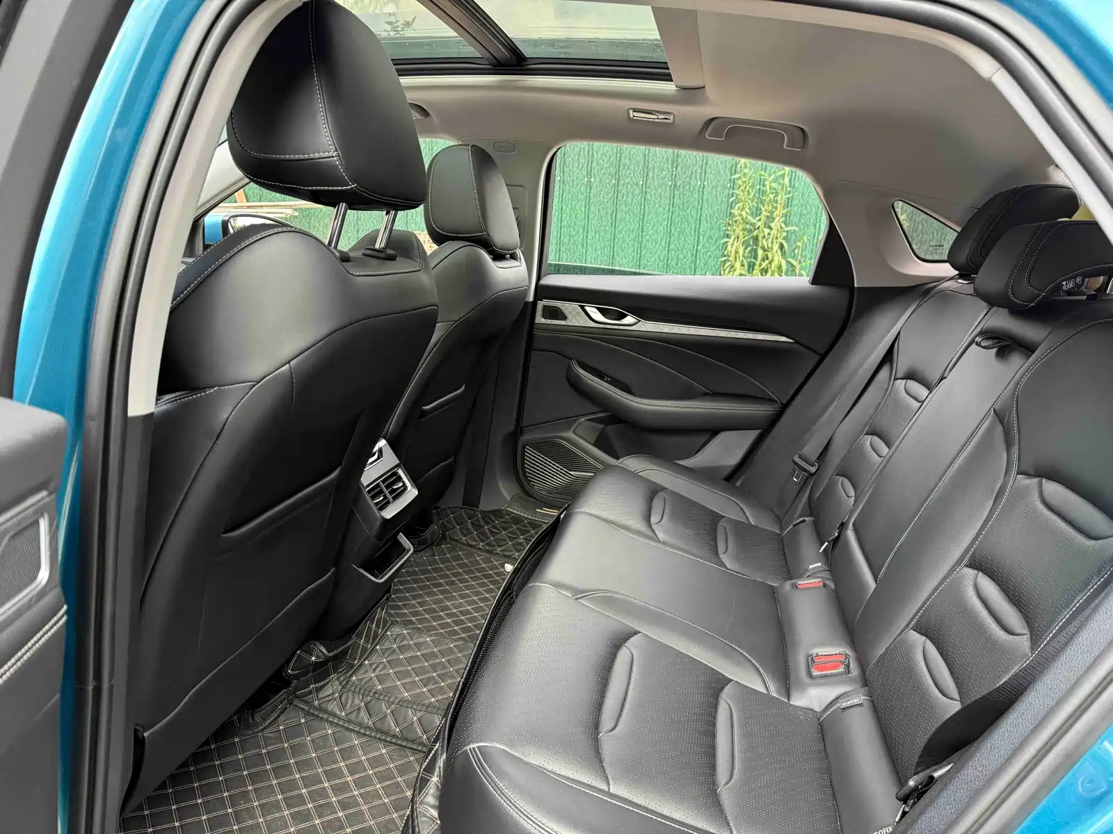 Фото 7 - Geely Preface
