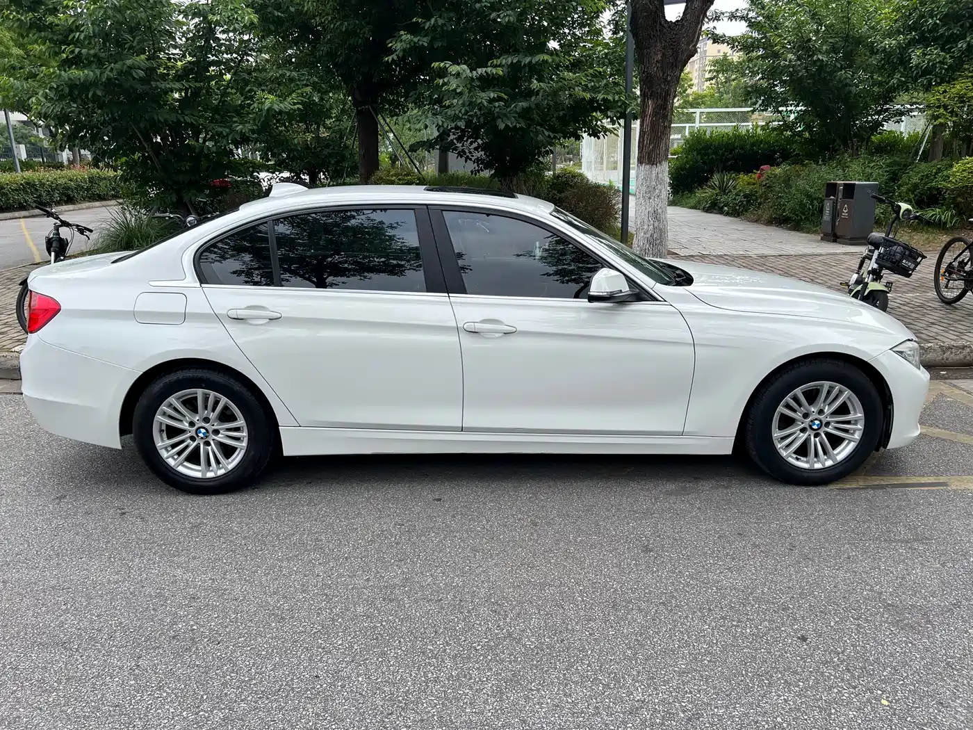 BMW 3 Series 2014 320Li Fashion фото 4