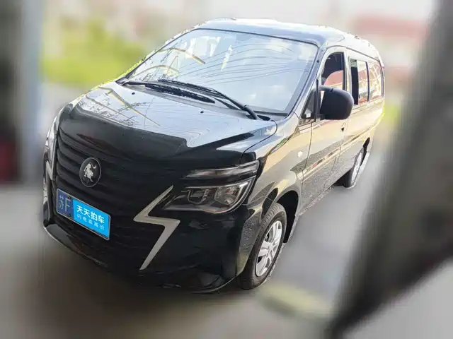 Dongfeng Fengxing Lingzhi 2025 M5 1.5T Long Wheelbase Basic 7-seater — фото 1