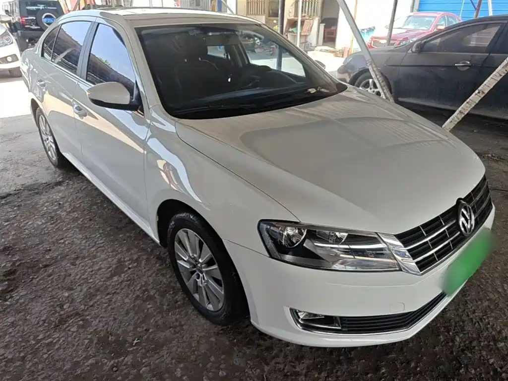 Volkswagen Lavida 2013 Facelift Classic 1.6L Automatic Comfort фото 4