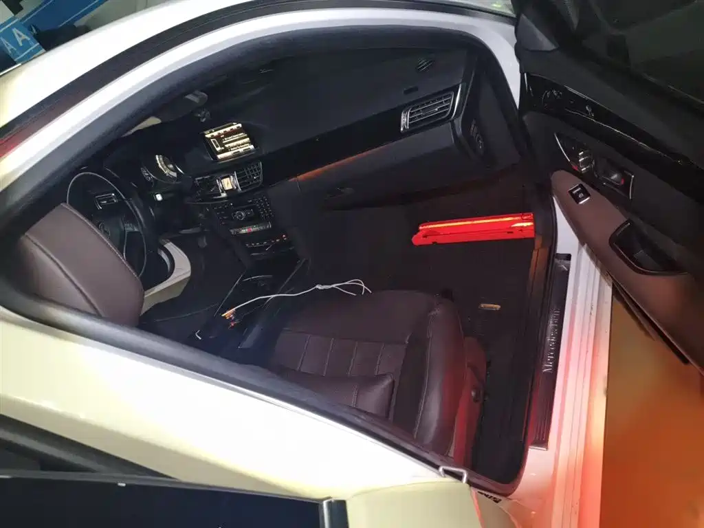 Mercedes-Benz E-Class 2015 E 320 L 4MATIC фото 20
