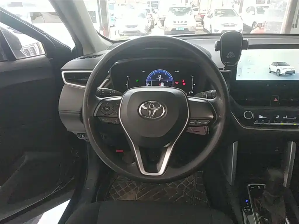 Toyota Frontlander 2023 2.0L CVT Elite Edition фото 11