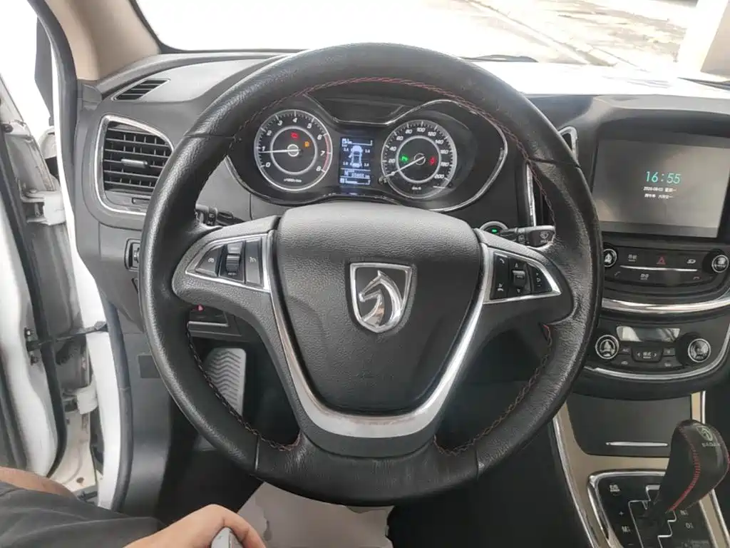 Baojun 560 2017 2016 1.8L iAMT Luxury