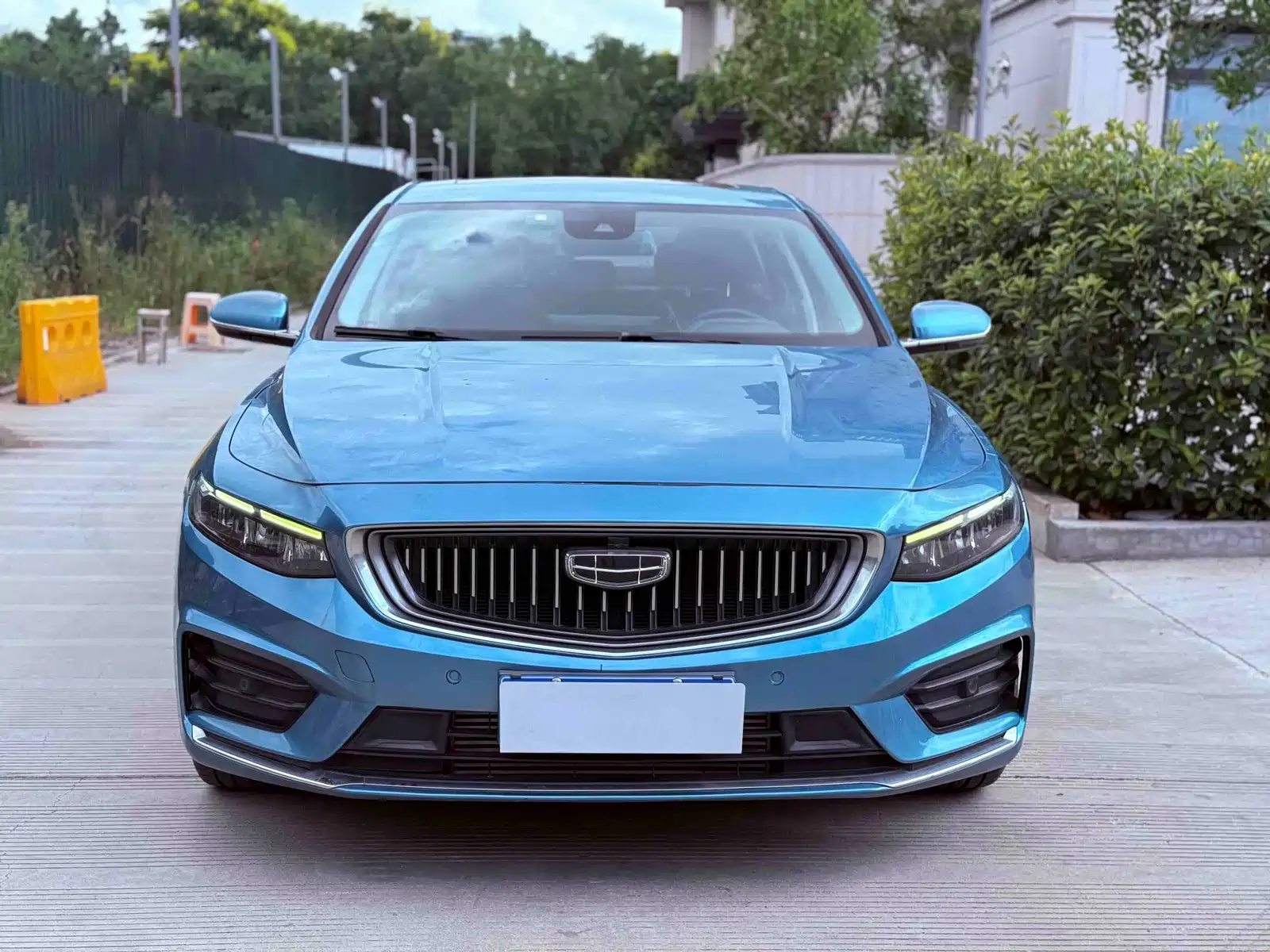 Фото 2 - Geely Preface