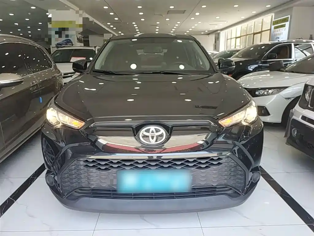 Toyota Frontlander 2023 2.0L CVT Elite Edition фото 3