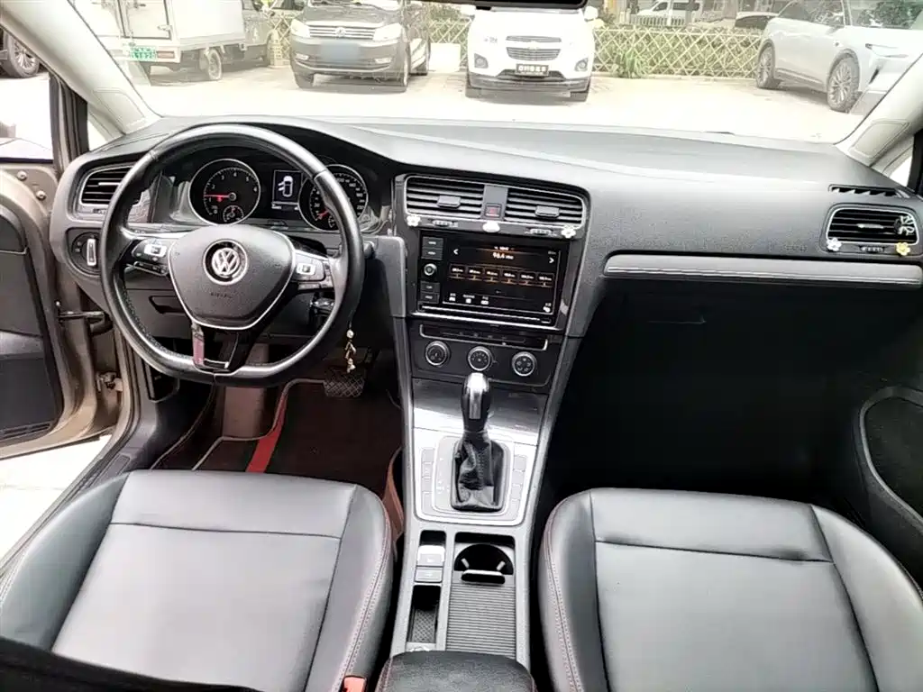Volkswagen Golf 2019 200TSI DSG Comfort Progressive China VI фото 10