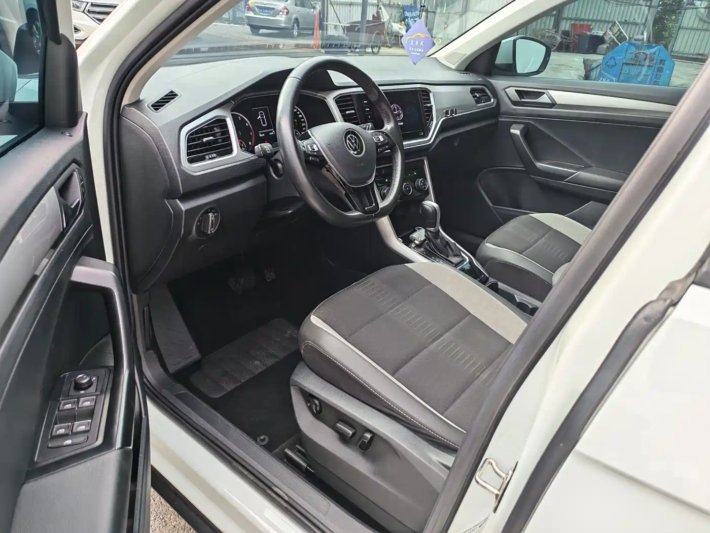 Volkswagen T-Roc, миниатюра 13