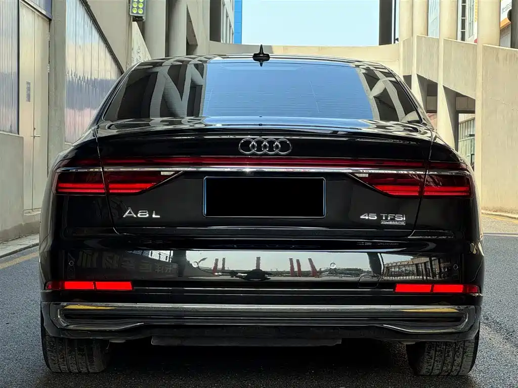 Audi A8 2025 A8L 45 TFSI quattro Luxury фото 4