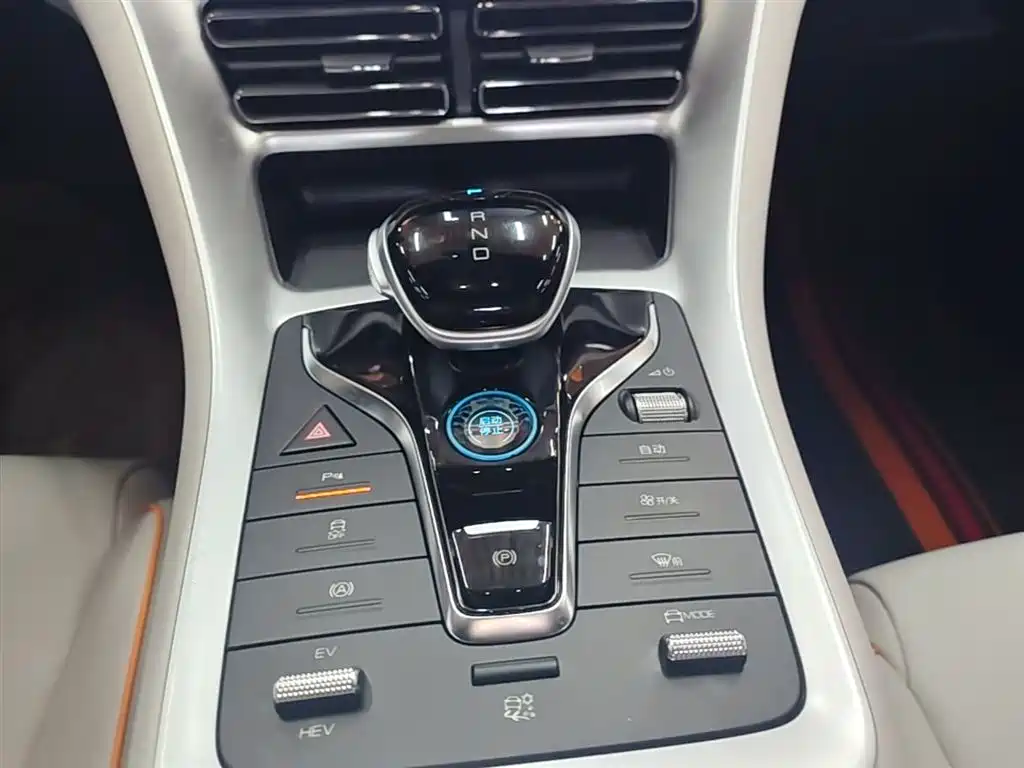 BYD Song Pro New Energy 2024 Glory Edition DM-i 71KM Leading фото 14