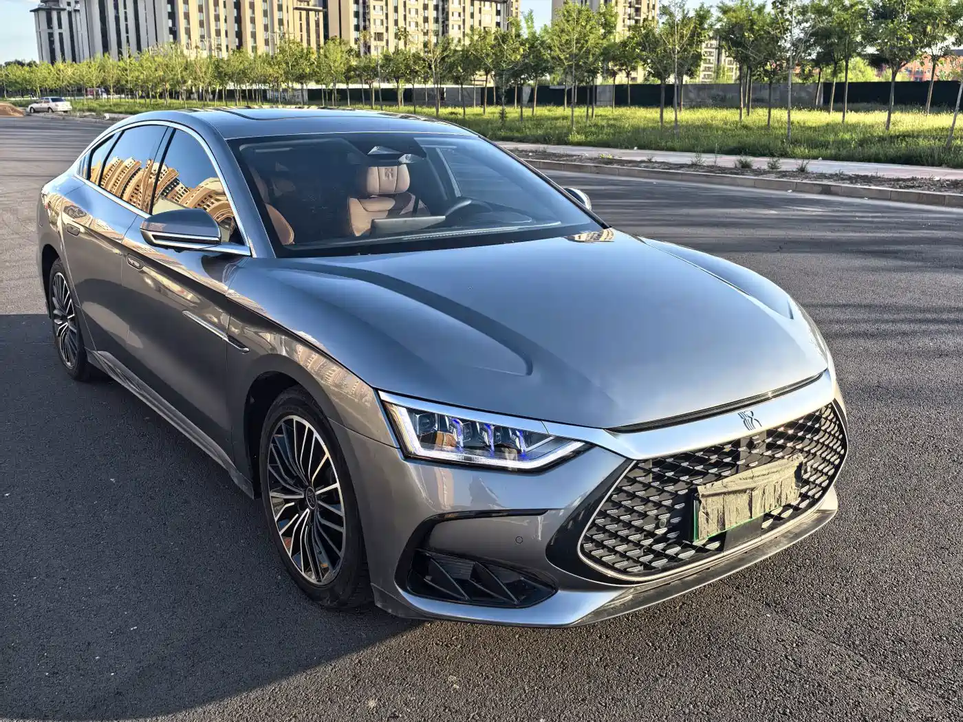 Photo 1 - BYD Han