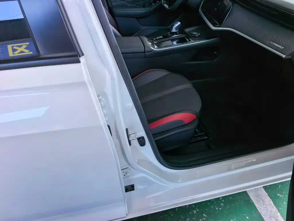 Dongfeng Aeolus Yixuan MAX 2022 2021 1.5T Super Dad Edition