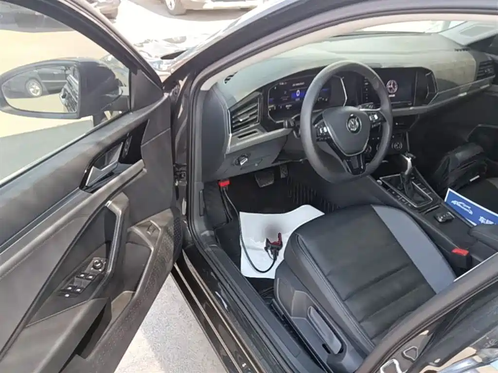 Volkswagen Sagitar 2021 280TSI DSG Surpassing Edition фото 16