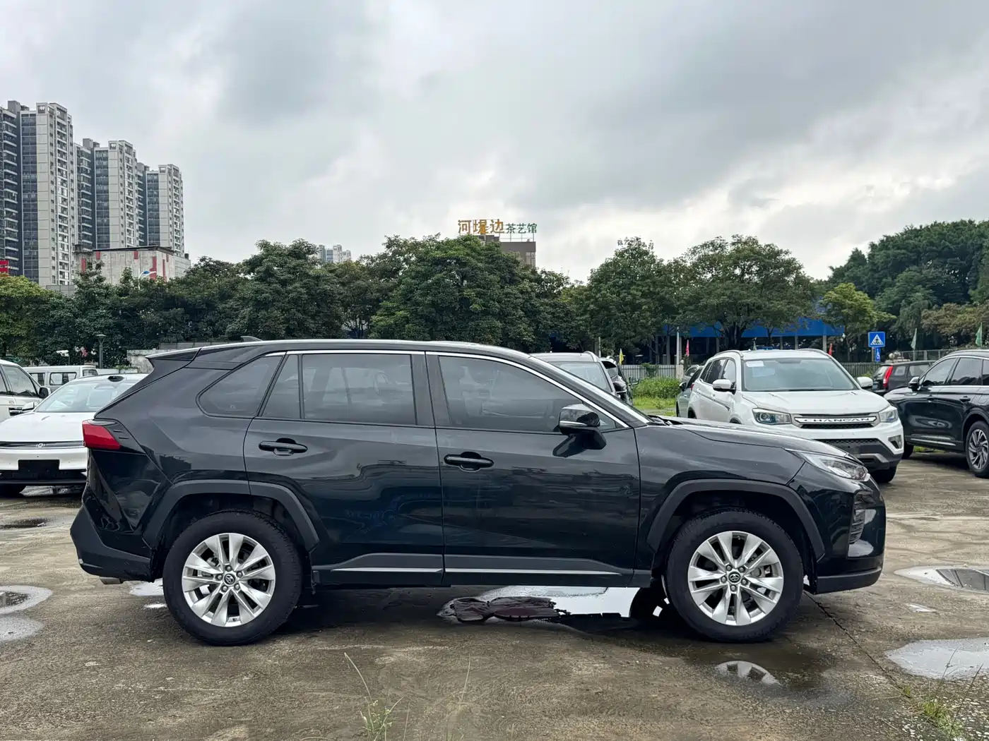 Toyota Wildlander 2022 2.0L CVT FWD Leading Edition фото 14