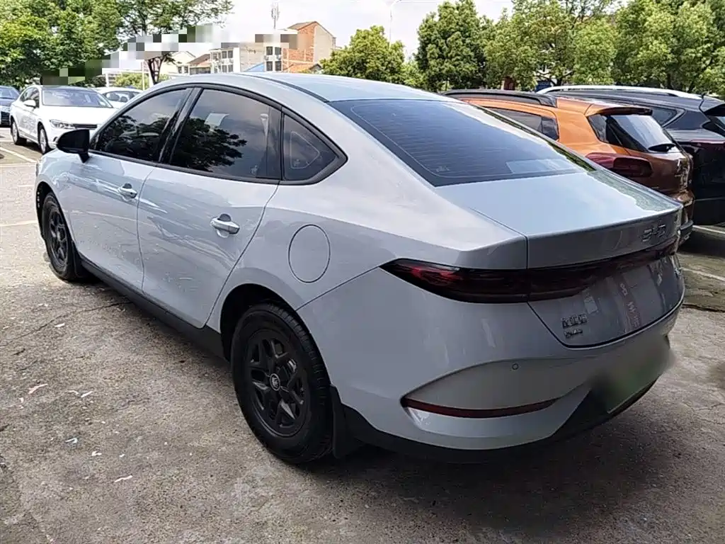 BYD Qin PLUS 2025 DM-i Smart Drive 55KM Leader фото 5