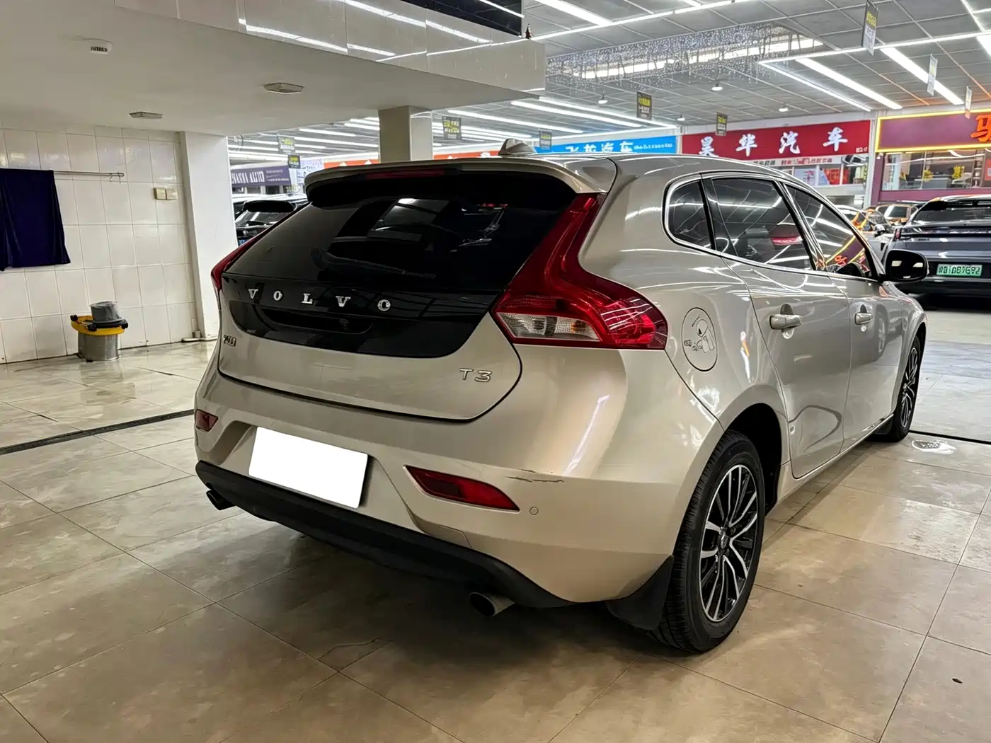 2018 Volvo V40