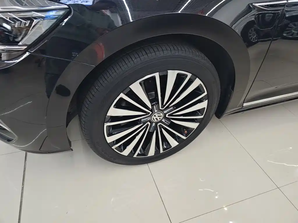 Photo 5 - Volkswagen Passat