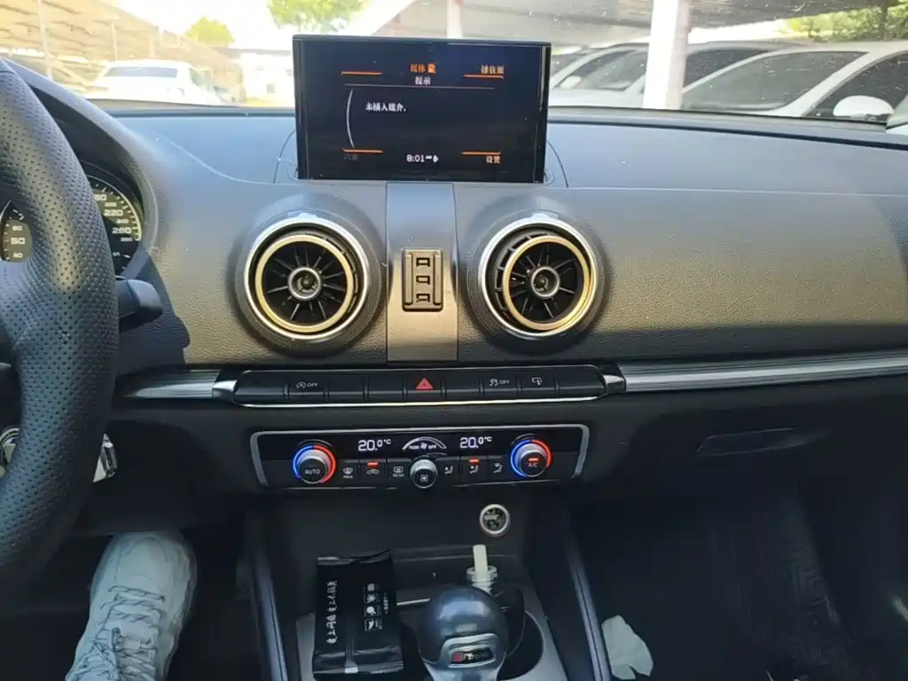 Audi A3 (Import) 2015 2014 Limousine 40 TFSI S line Comfort
