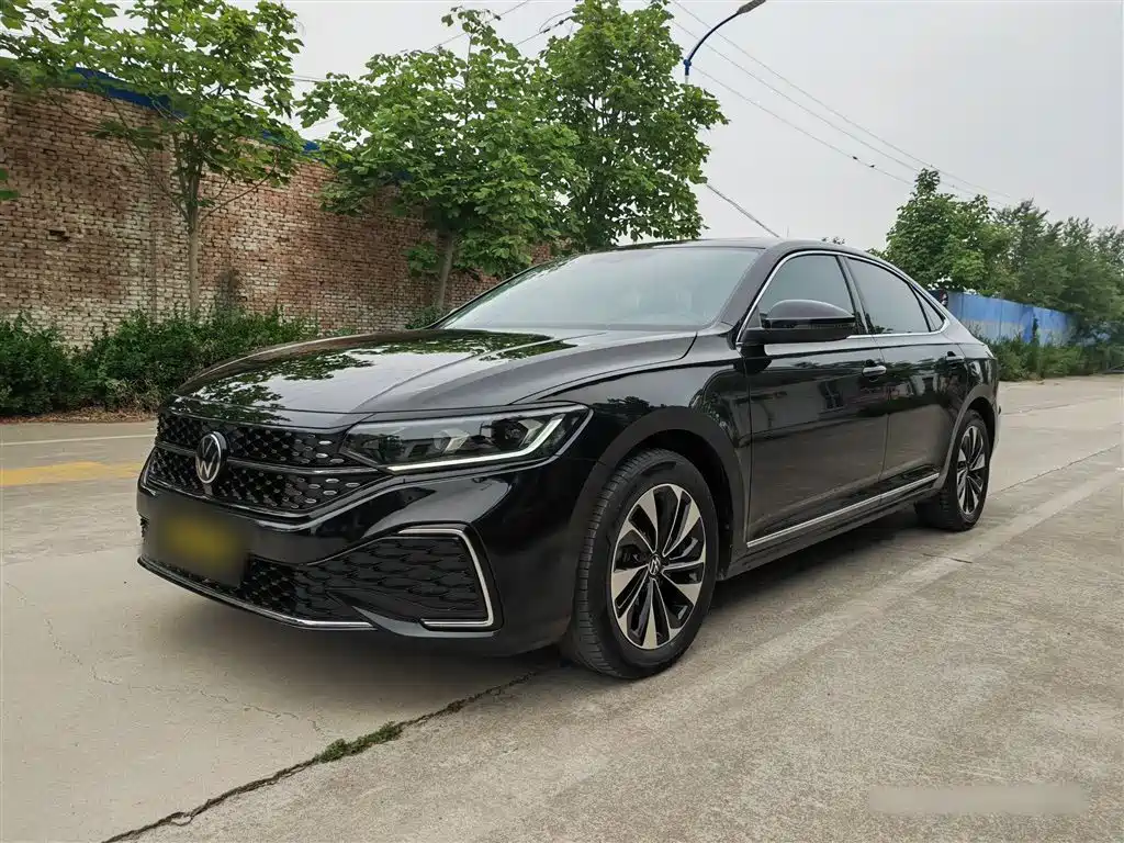 Volkswagen Passat 2023 330TSI Starlight Elite Edition фото 2