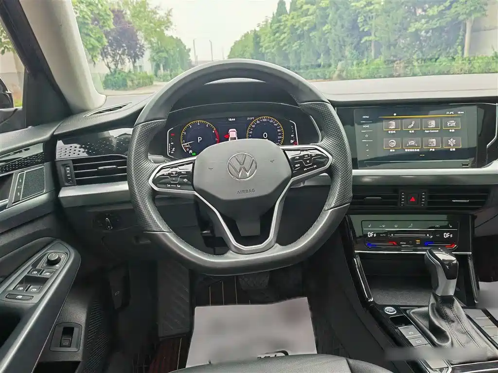 Volkswagen Passat 2023 330TSI Starlight Elite Edition фото 3