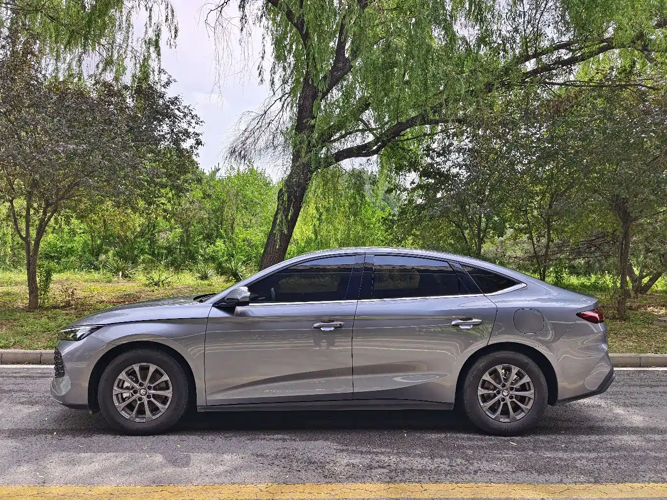 BYD Qin L 2024 DM-i 80KM Leading Edition фото 3
