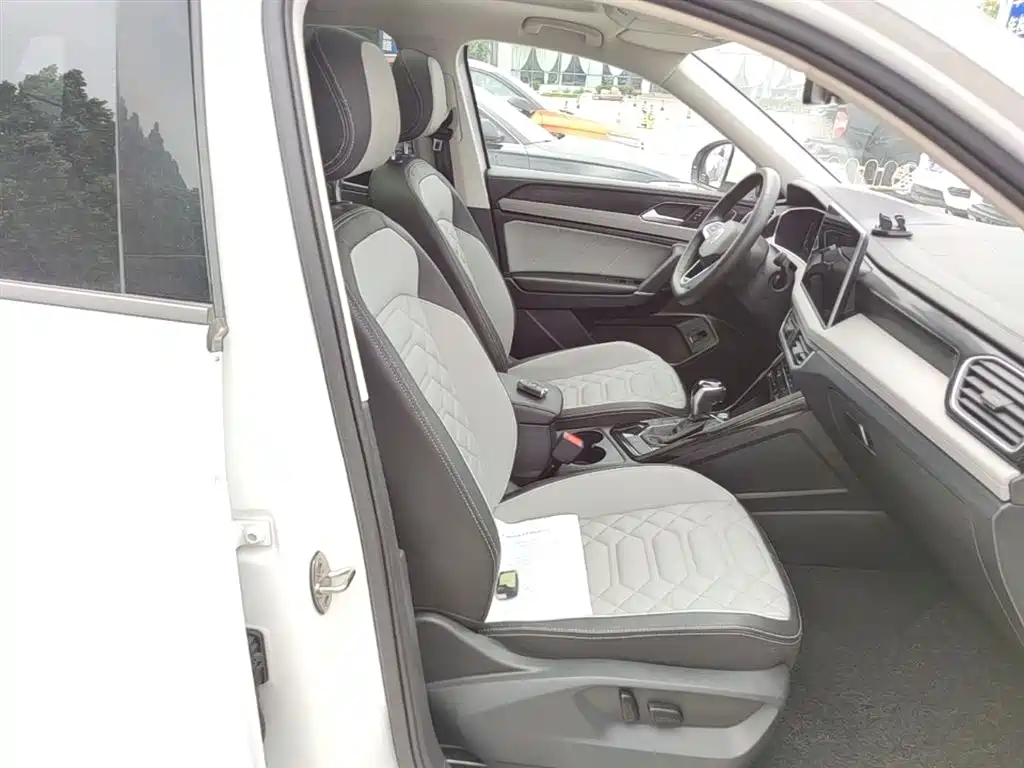 Volkswagen Tayron 2024 300TSI 2WD Luxury Plus Advanced фото 25