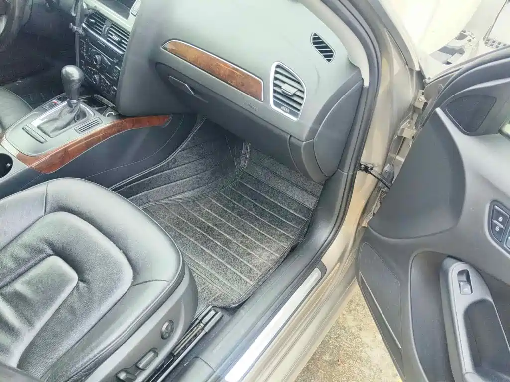 Фото 12 - Audi A4L