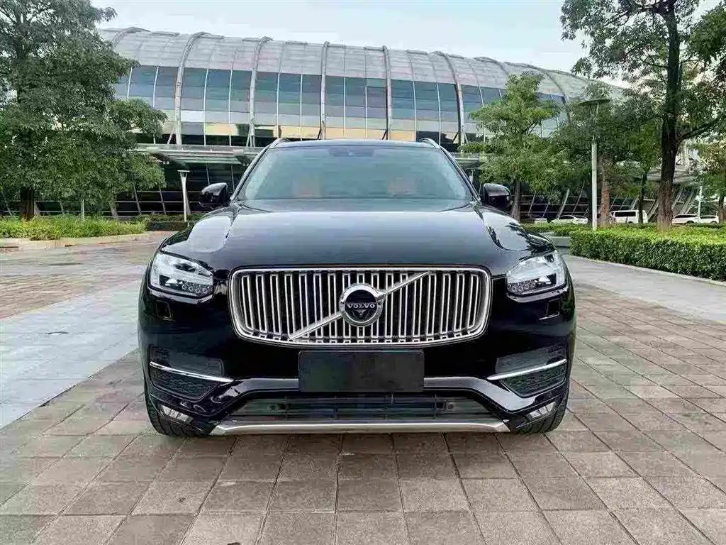Фото 2 - Volvo XC90