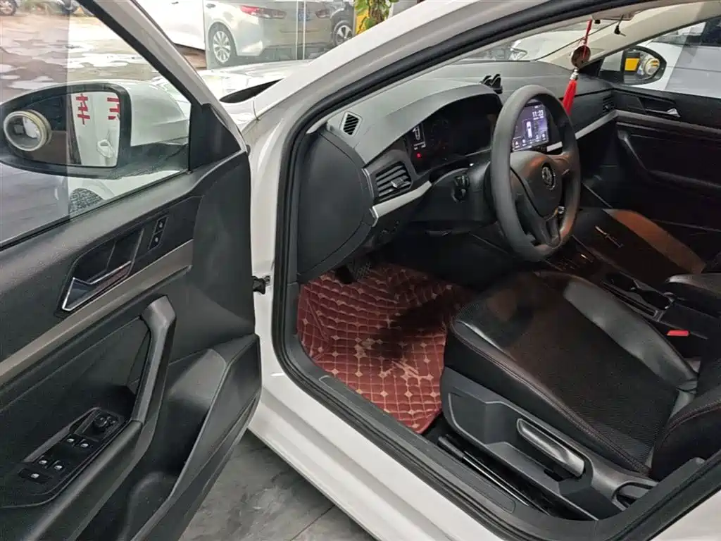 Volkswagen Lavida 2019 1.5L Automatic Trend Edition China VI фото 16