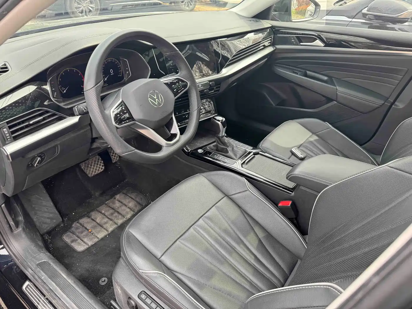 Volkswagen Passat 2024 380TSI Elite Edition фото 3