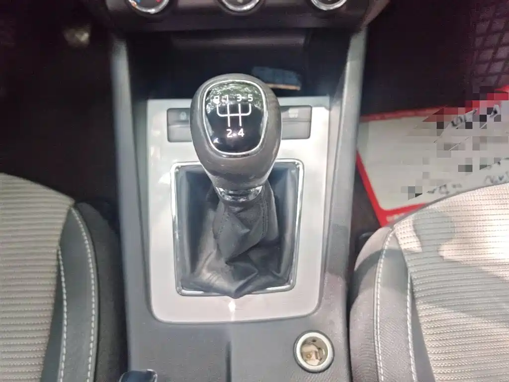 Škoda Octavia 2017 1.6L Manual ChuangXing фото 14