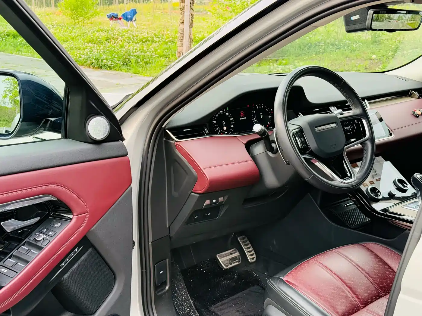 Land Rover Range Rover Evoque 2021 Range Rover Evoque L 249PS R-Dynamic HSE Luxury Edition фото 4