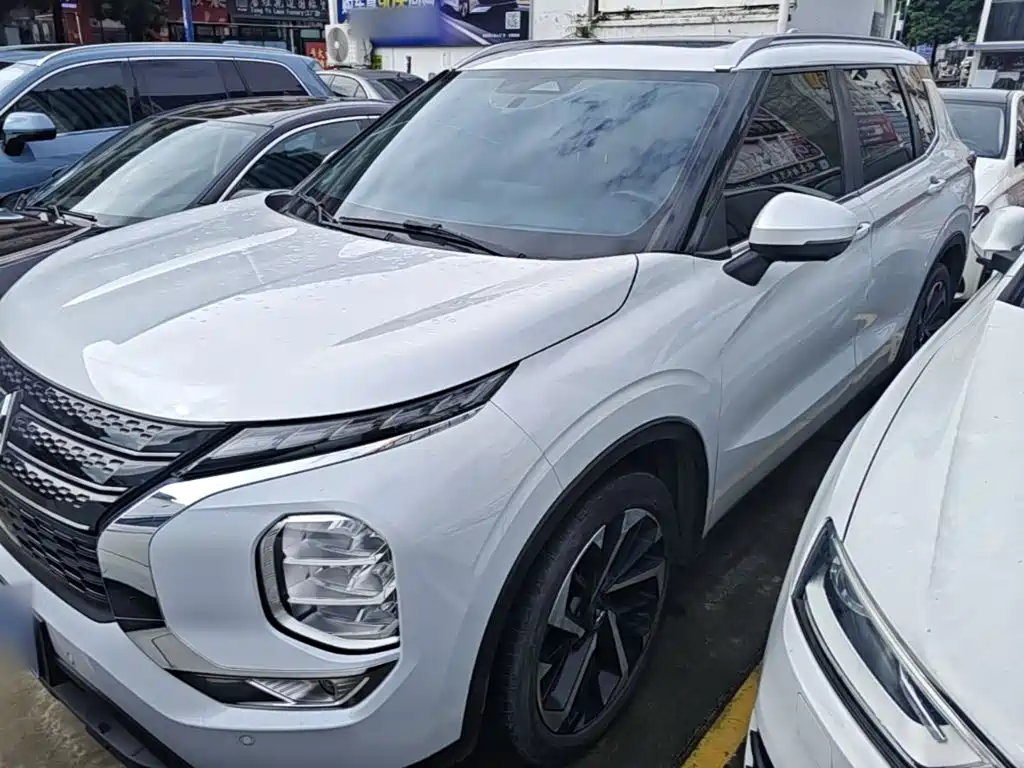 2023 Mitsubishi Outlander