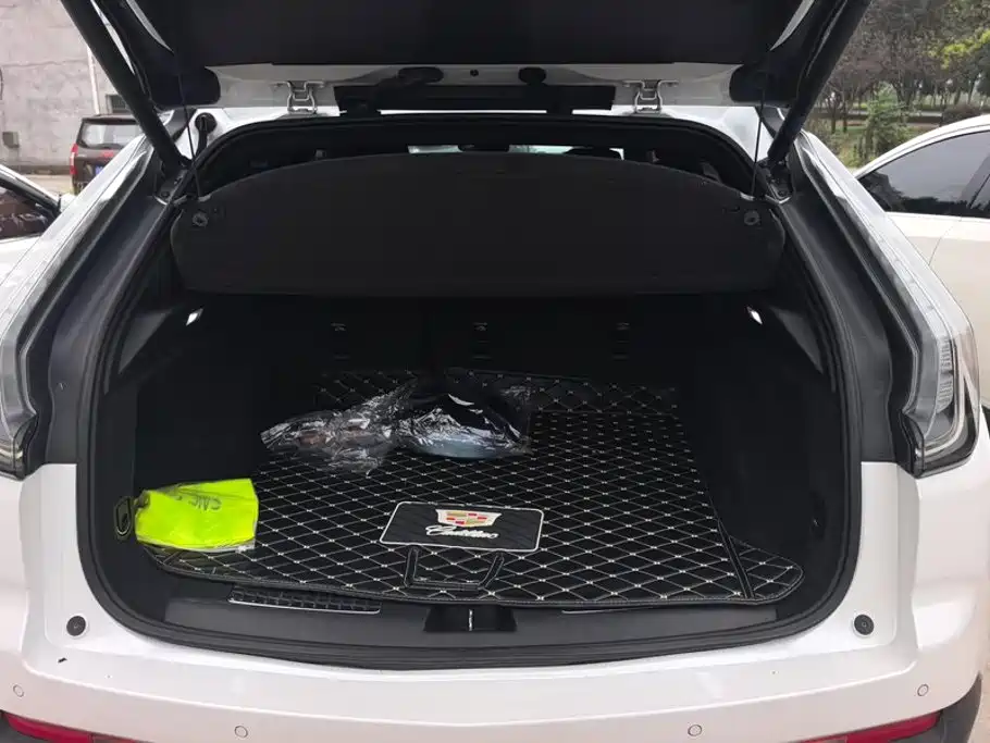Фото 4 - Cadillac XT4
