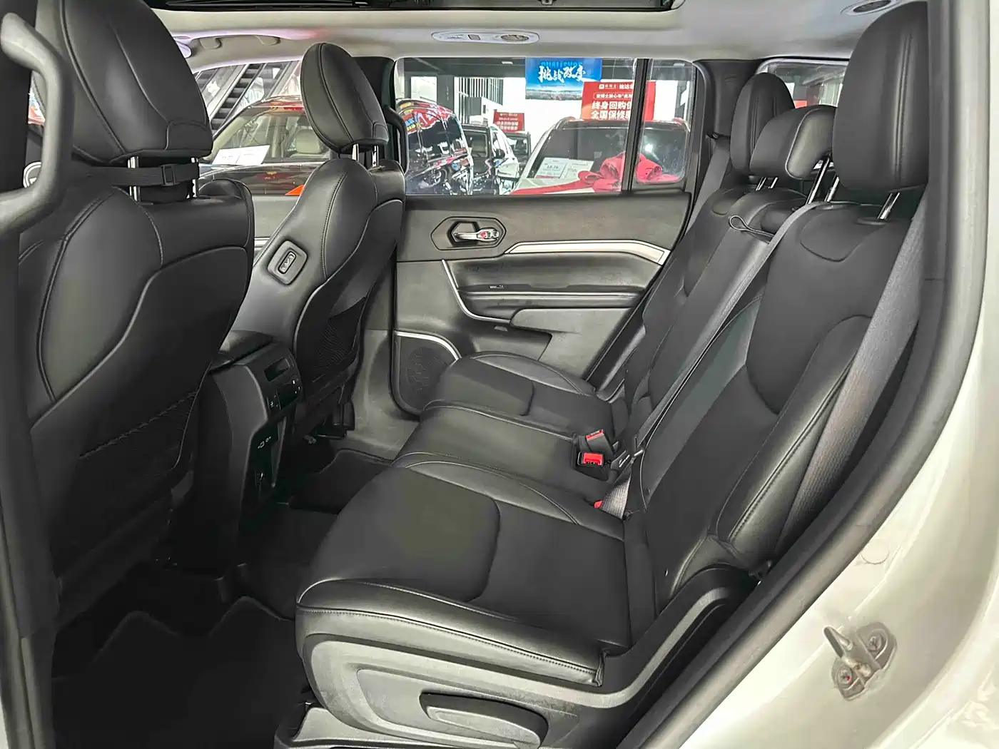 JEEP GRAND COMMANDER