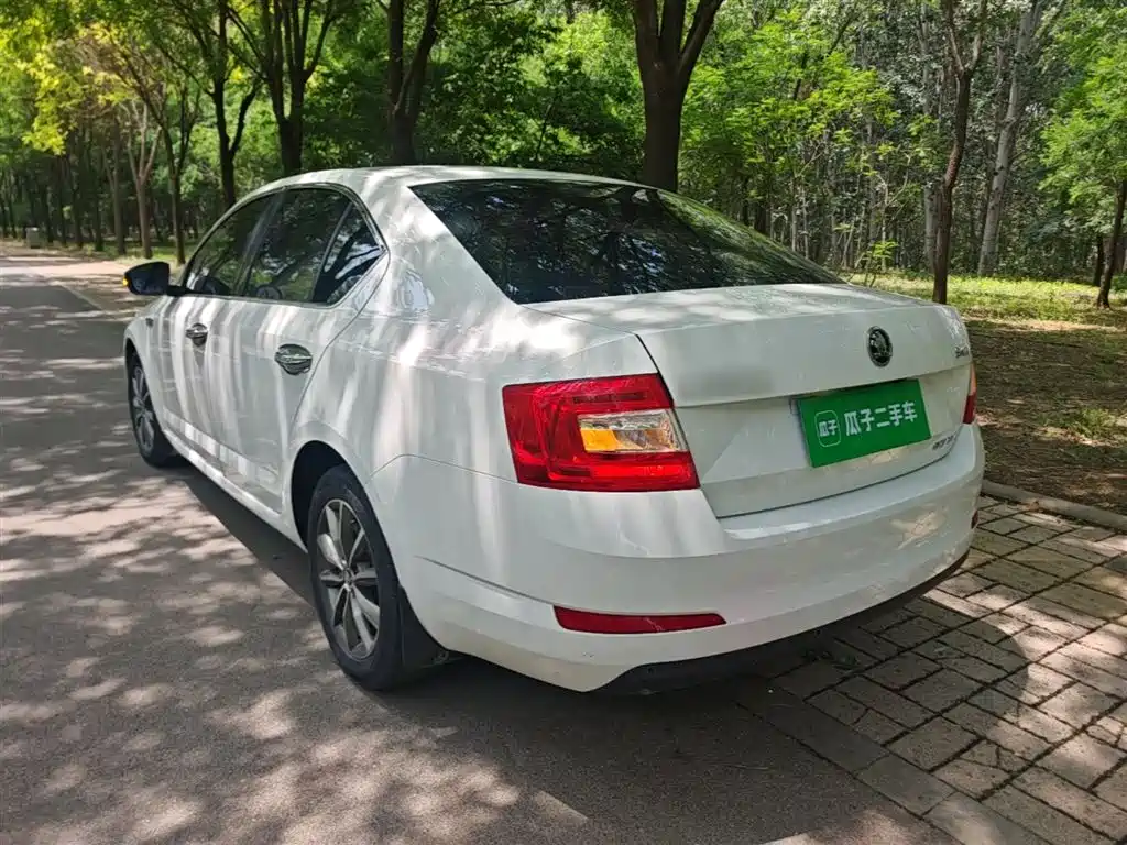 Škoda Octavia 2017 1.6L Manual ChuangXing фото 5