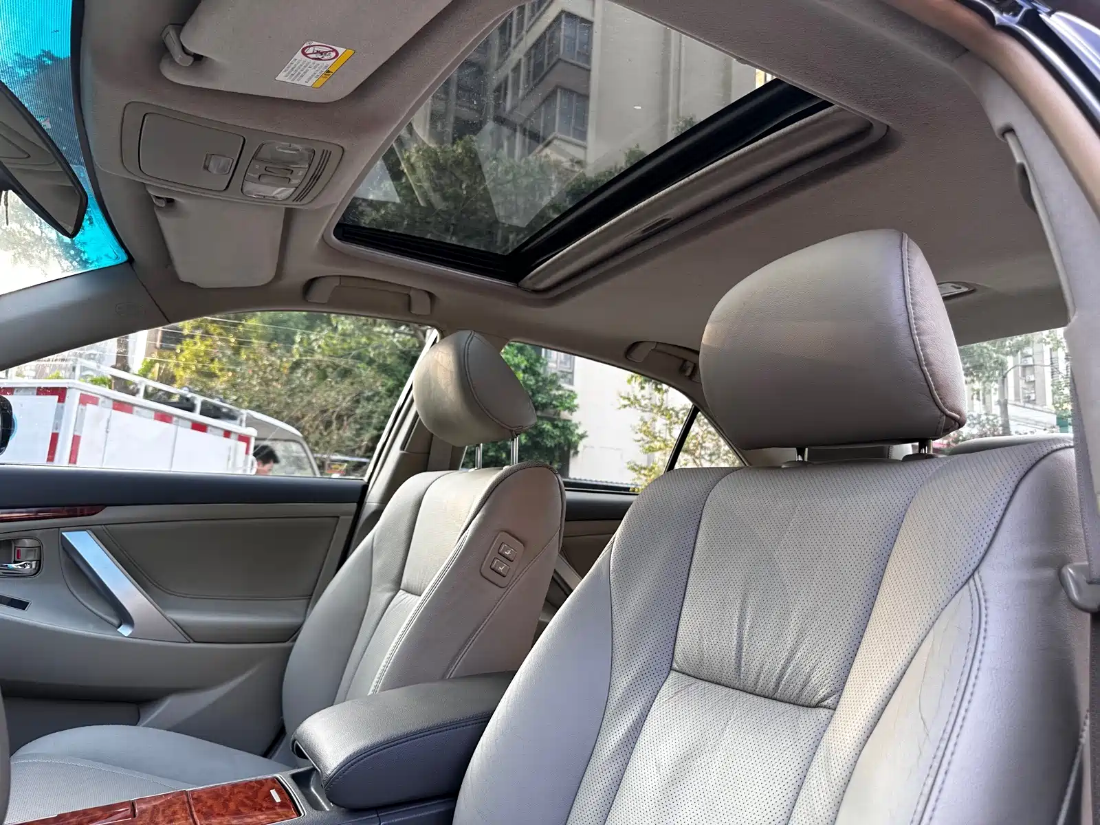 صورة 17 - Toyota Camry