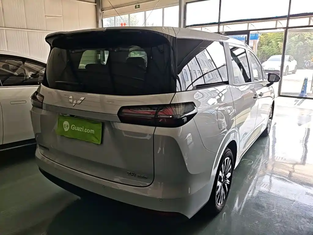 Wuling Motors Xingguang 730 New Energy 2025 2025 Model Plug-in Hybrid Base Version