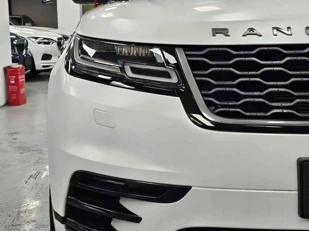 Фото 4 - Land Rover Range Rover Velar