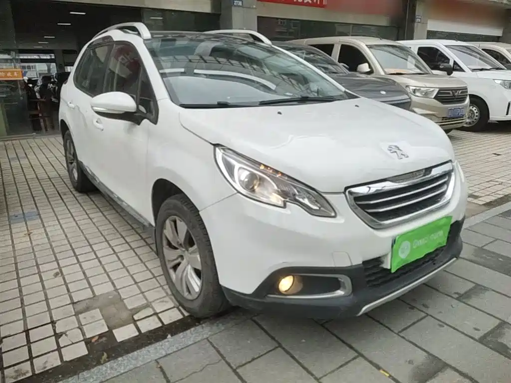 Peugeot 2008 2014 1.6L Automatic Fashion Edition фото 4