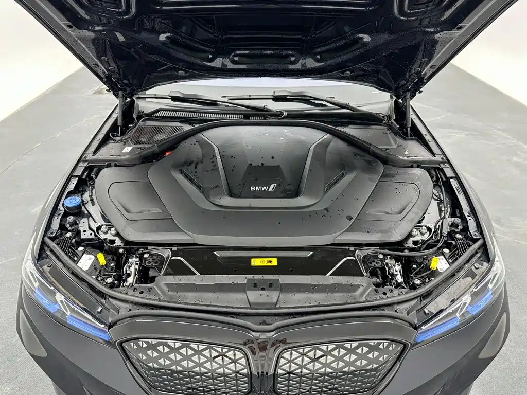 Фото 24 - BMW i3