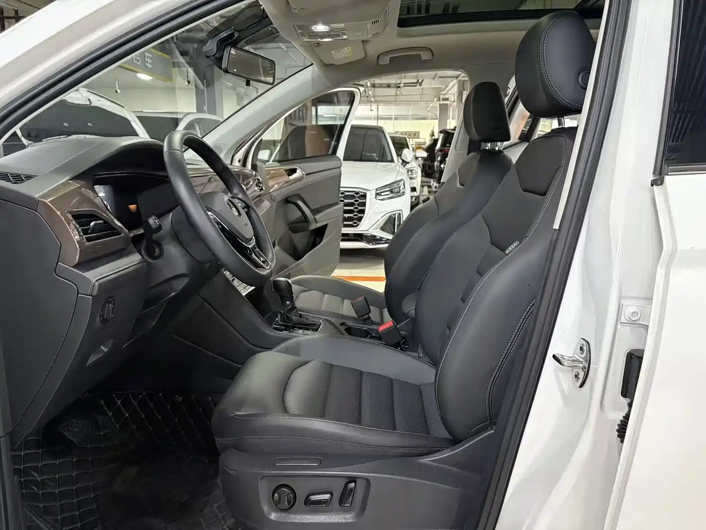 Volkswagen Tharu, миниатюра 5
