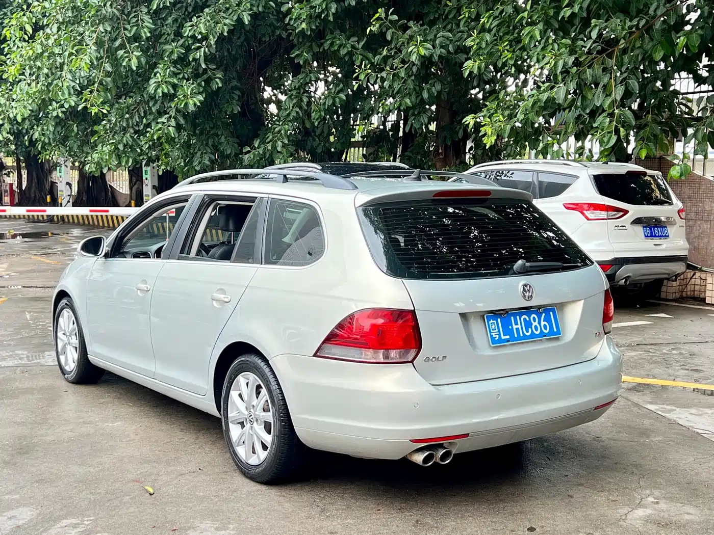 Volkswagen Golf (Import) 2011 Model 1.4TSI Luxury Touring фото 3