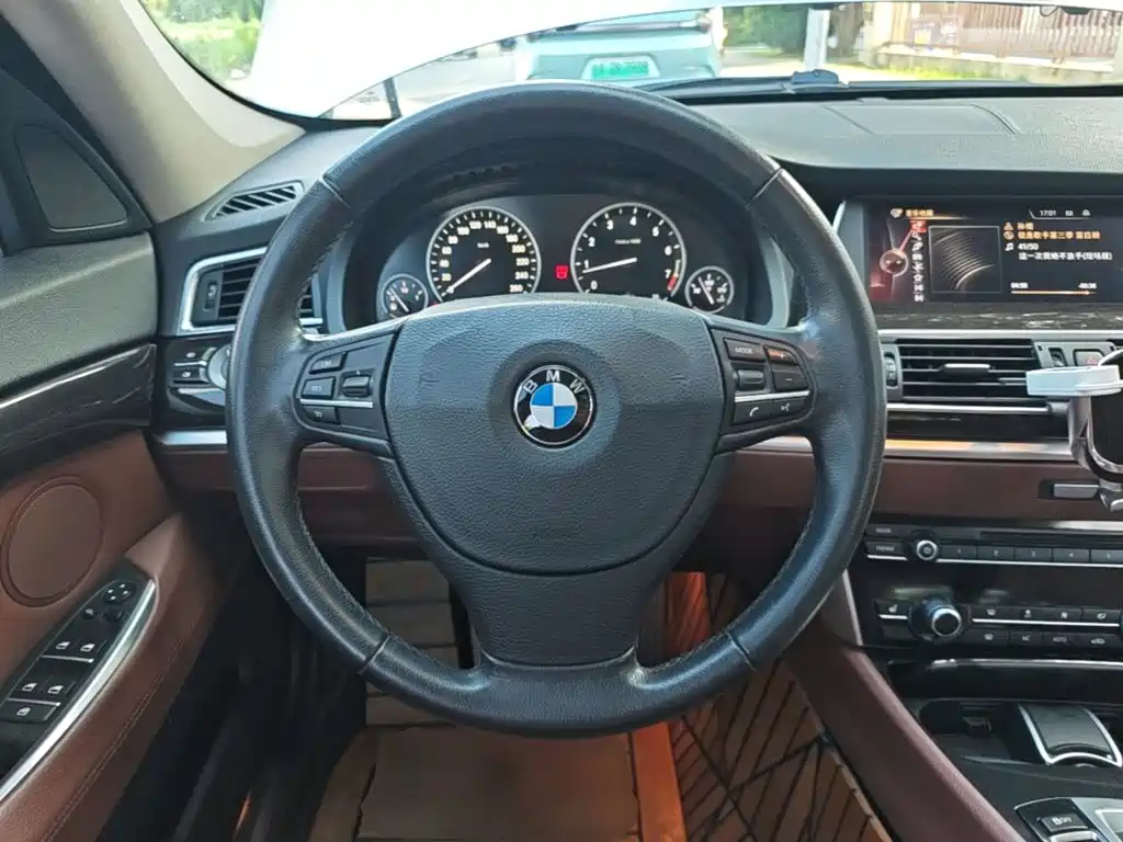 BMW 5 Series GT 2017 2015 528i Leading