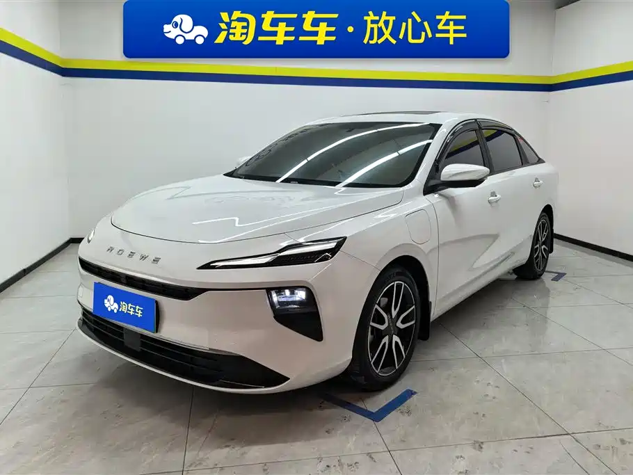 ROEWE D6