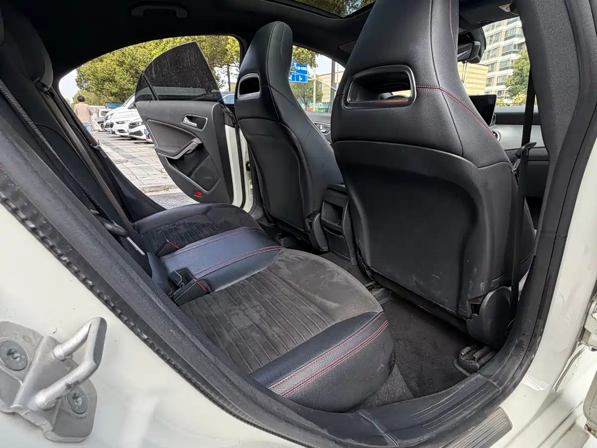 Mercedes-Benz CLA (Import) 2017 CLA 220 4MATIC фото 9