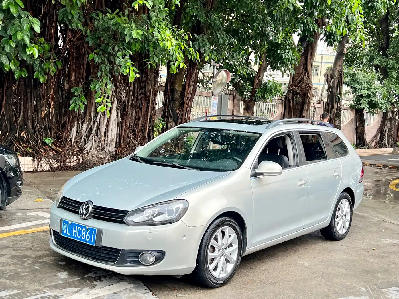 Volkswagen Golf (Import) 2011 Model 1.4TSI Luxury Touring