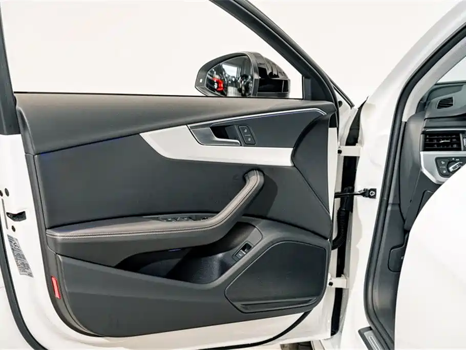 Audi A4L 2022 40 TFSI Luxury Dynamic фото 16