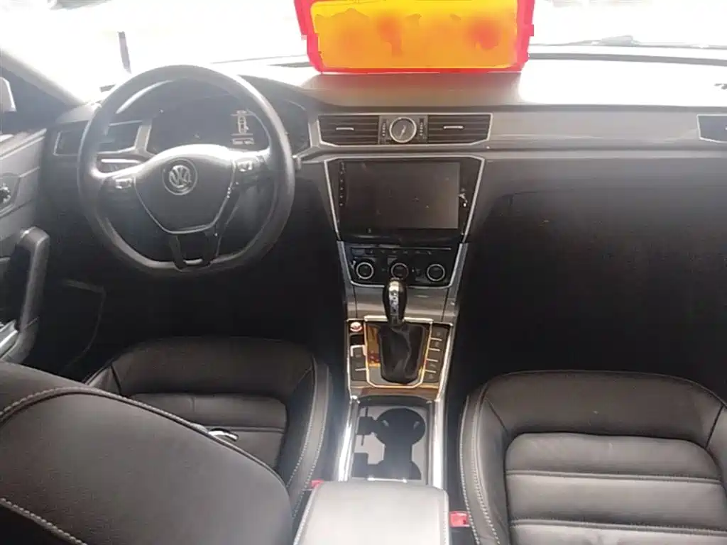 Volkswagen Passat 2017 280TSI DSG Prestige фото 10